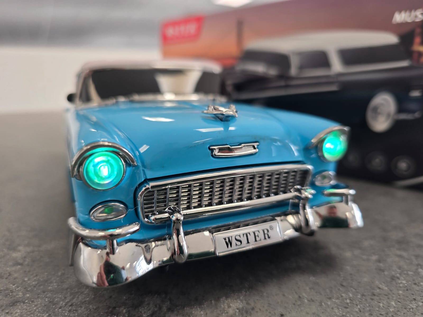 Retro Classic Car Bluetooth Speaker WS-598 Wireless LED FM Radio USB TF Card